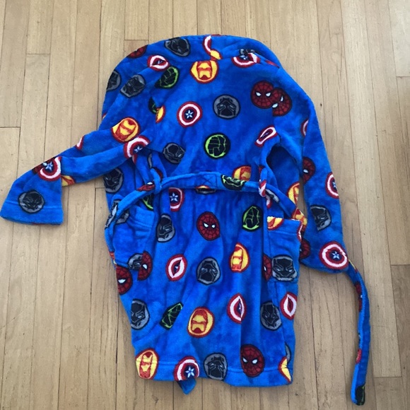 ❌SOLD❌Marvel Avengers kid’s robe - Picture 5 of 5